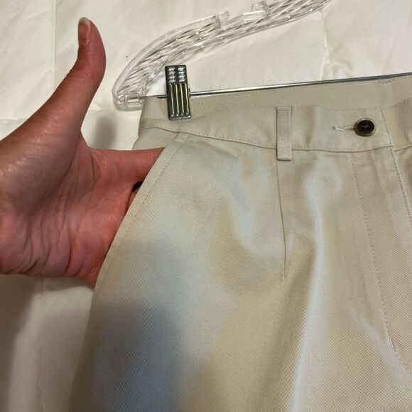 LL Bean Wrinkle Resistant Cotton Shorts - Picture 3 of 9